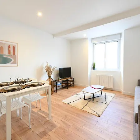 La Pause Boheme Deco Boisee En Centre Bourg Апартаменты