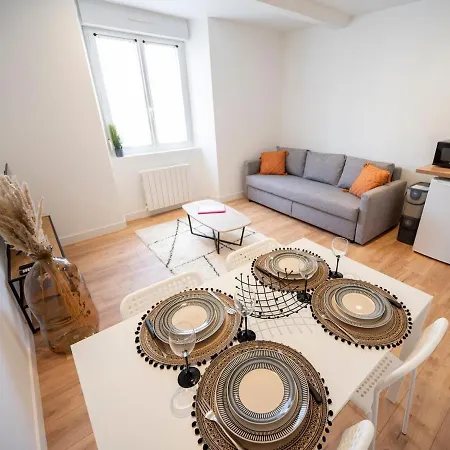 La Pause Boheme Deco Boisee En Centre Bourg Apartmán *