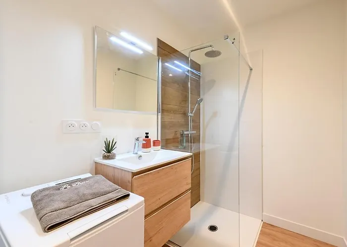 La Pause Boheme Deco Boisee En Centre Bourg * Saint-André-de-la-Marche