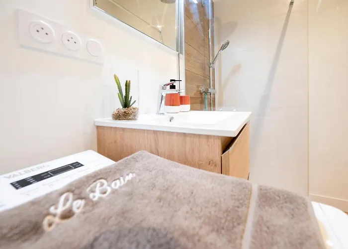 La Pause Boheme Deco Boisee En Centre Bourg * Saint-André-de-la-Marche