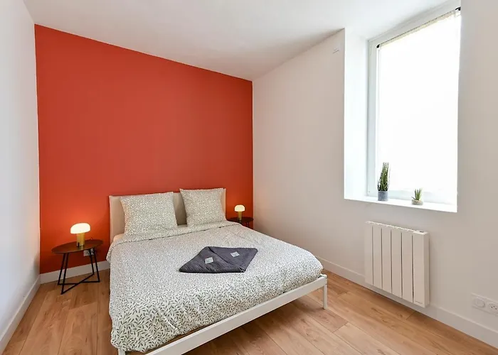 La Pause Boheme Deco Boisee En Centre Bourg